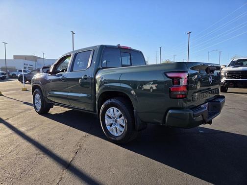 2022 Nissan Frontier SV