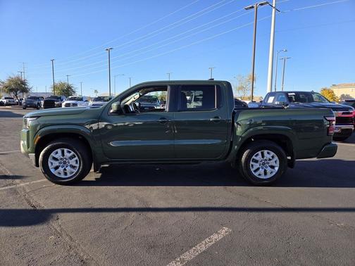 2022 Nissan Frontier SV