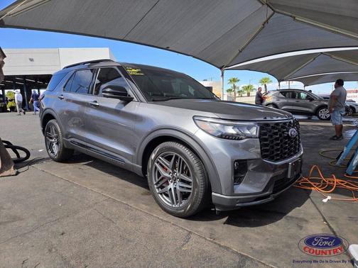 Carbonized Gray Metallic 2025 Ford Explorer ST