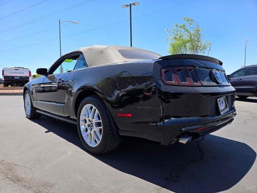Black 2013 Ford Mustang V6 Premium
