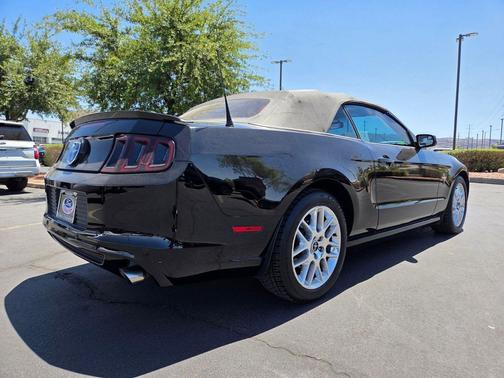 Black 2013 Ford Mustang V6 Premium