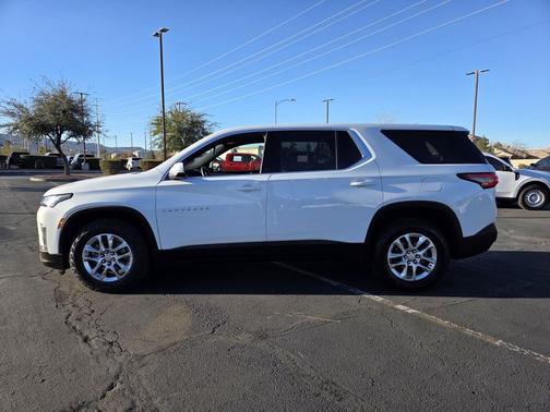 2023 Chevrolet Traverse LS