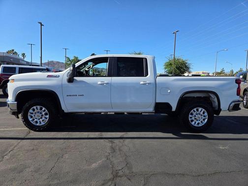 Summit White 2021 Chevrolet Silverado 2500 LT