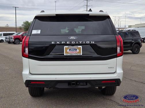 Star White Metallic Tri-Coat 2027 Ford Expedition Max Active 4x2