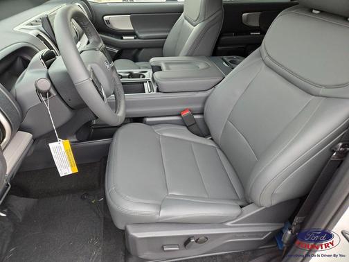 Star White Metallic Tri-Coat 2027 Ford Expedition Max Active 4x2