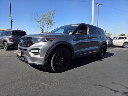 2022 Ford Explorer ST