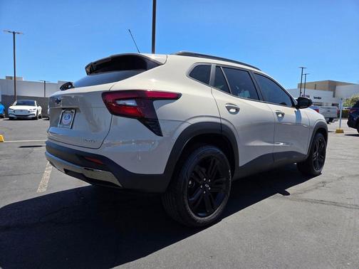 White Sands 2026 Chevrolet Trax FWD ACTIV