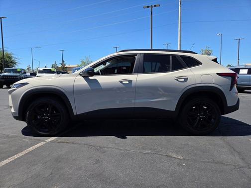 White Sands 2026 Chevrolet Trax FWD ACTIV