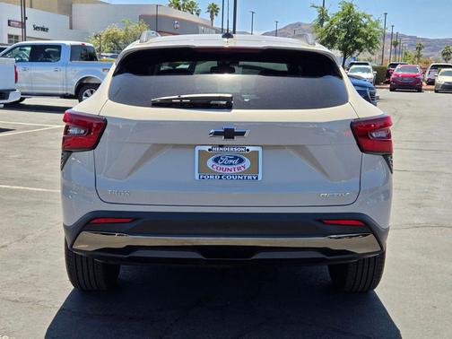 White Sands 2026 Chevrolet Trax FWD ACTIV