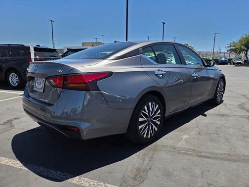 Gun Metallic 2024 Nissan Altima 2.5 SV