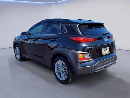 2021 Hyundai KONA SEL