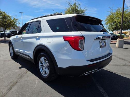 Oxford White 2021 Ford Explorer XLT