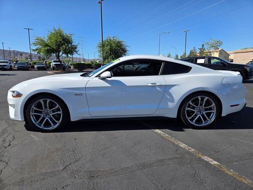 Oxford White 2022 Ford Mustang GT Premium