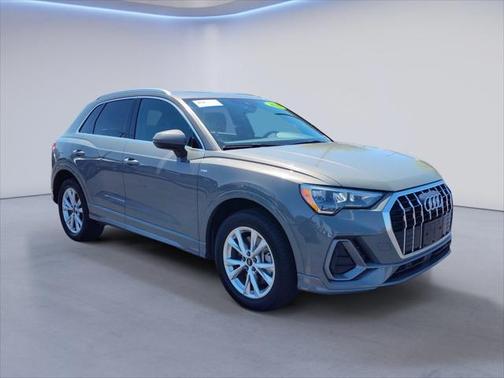 2022 Audi Q3 45 S line Premium