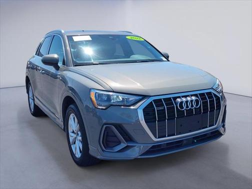 2022 Audi Q3 45 S line Premium