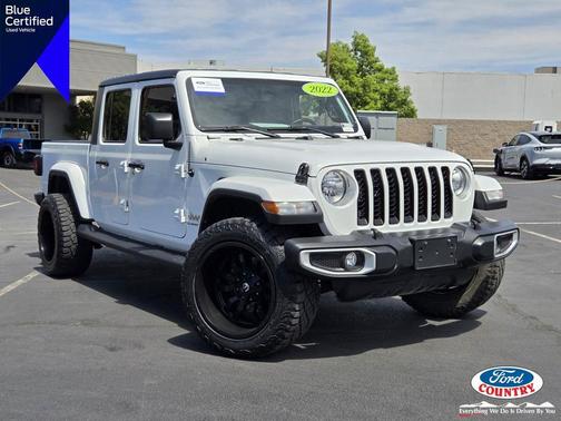 Bright White Clearcoat 2022 Jeep Gladiator Overland