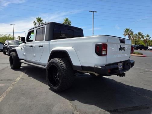 Bright White Clearcoat 2022 Jeep Gladiator Overland