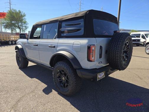 Avalanche Gray 2026 Ford Bronco Badlands