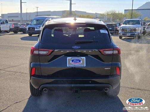 agate black metallic 2026 Ford Escape ST-Line Elite