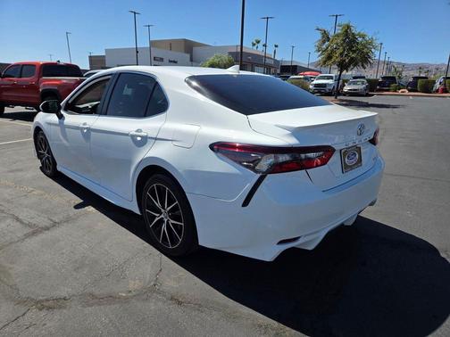 Wind Chill Pearl 2024 Toyota Camry SE