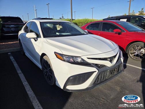 Wind Chill Pearl 2024 Toyota Camry SE