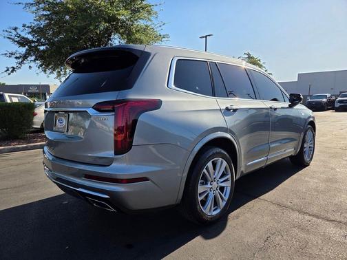 Argent Silver Metallic 2023 Cadillac XT6 Premium Luxury FWD