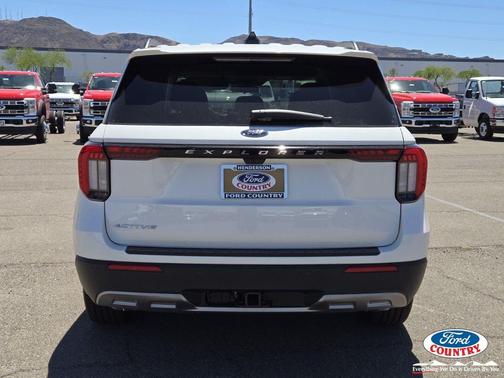 Star White Metallic Tri-Coat 2026 Ford Explorer Active