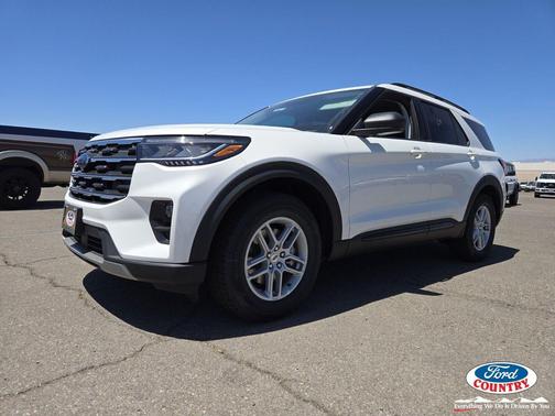 Star White Metallic Tri-Coat 2026 Ford Explorer Active