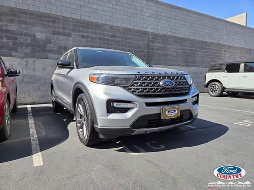 Iconic Silver Metallic 2023 Ford Explorer XLT