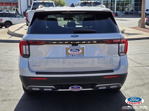 Space White Metallic 2026 Ford Explorer Active w/200A Pkg