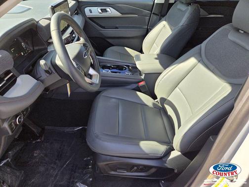 Space White Metallic 2026 Ford Explorer Active w/200A Pkg