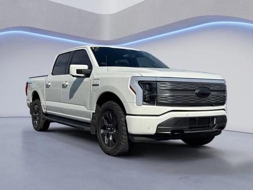 2022 Ford F-150 Lightning LARIAT