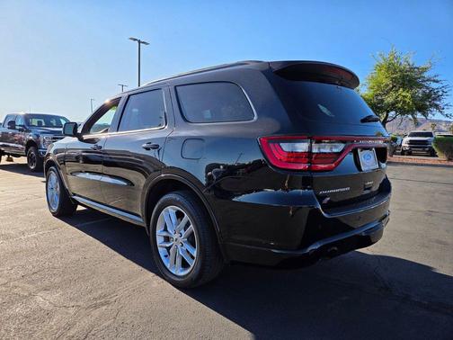 DB Black Crystal Clearcoat 2024 Dodge Durango GT Plus