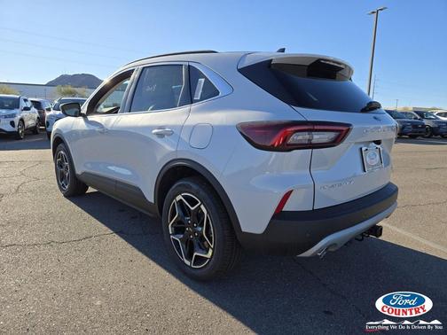 2026 Ford Escape Platinum