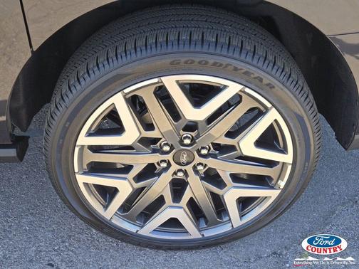 Dark Matter Gray Metallic 2026 Ford Expedition Max Platinum