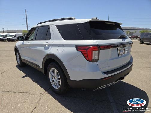Space White Metallic 2026 Ford Explorer Active
