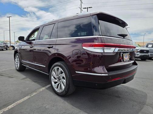 Diamond Red Metallic Tinted Clearcoat 2024 Lincoln Navigator Reserve