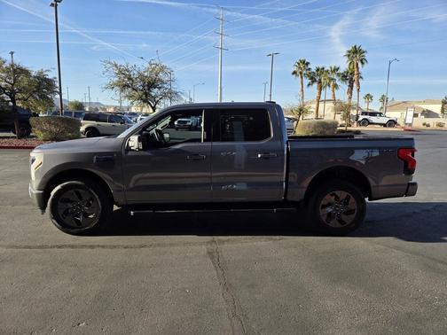 2024 Ford F-150 Lightning LARIAT