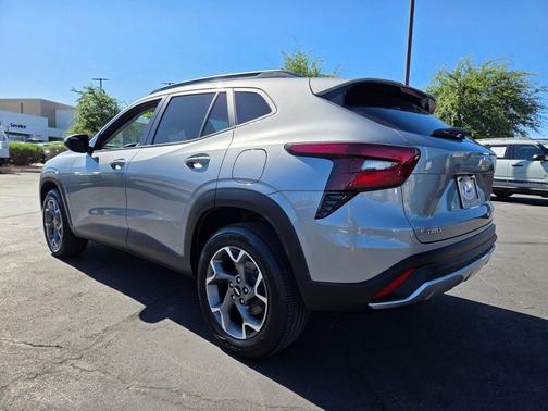 Sterling Gray Metallic 2025 Chevrolet Trax LT