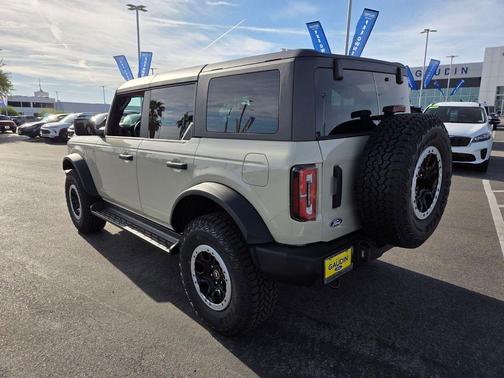 Desert Sand 2026 Ford Bronco Outer Banks