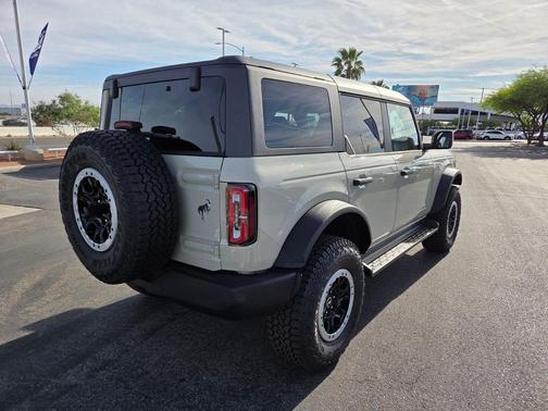 Desert Sand 2026 Ford Bronco Outer Banks