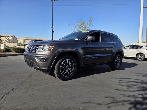 2021 Jeep Grand Cherokee Laredo