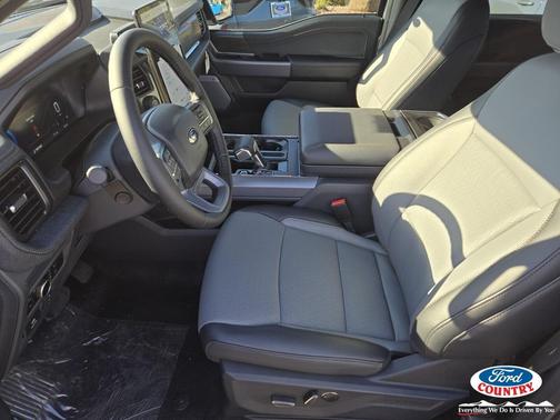 2025 Ford F-150 Lightning LARIAT