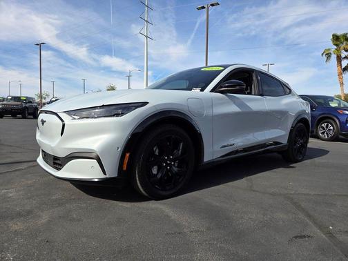 Space White Metallic 2023 Ford Mustang Mach-E Premium