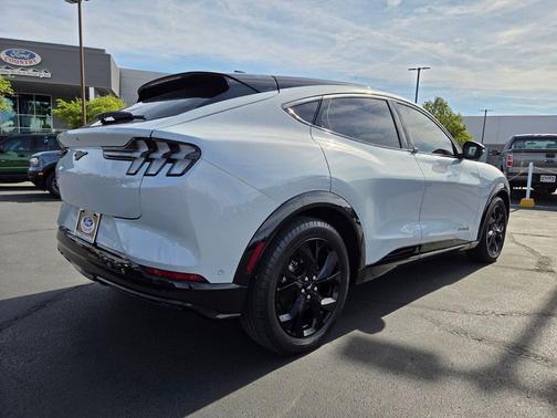 Space White Metallic 2023 Ford Mustang Mach-E Premium