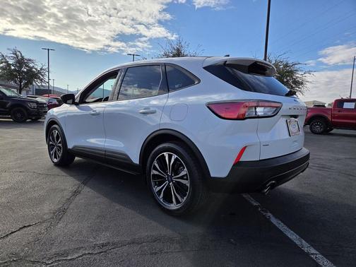 2022 Ford Escape SE
