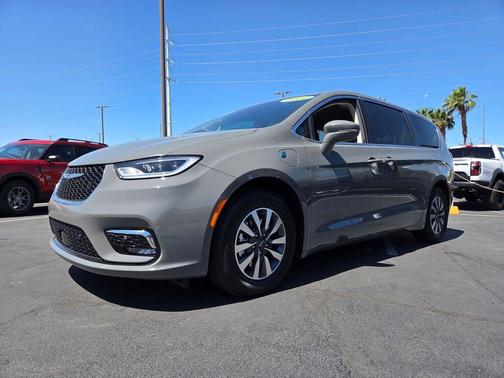 Ceramic Gray Clearcoat 2022 Chrysler Pacifica Hybrid Touring L