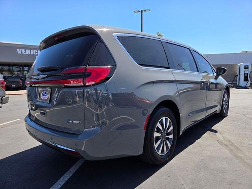 Ceramic Gray Clearcoat 2022 Chrysler Pacifica Hybrid Touring L
