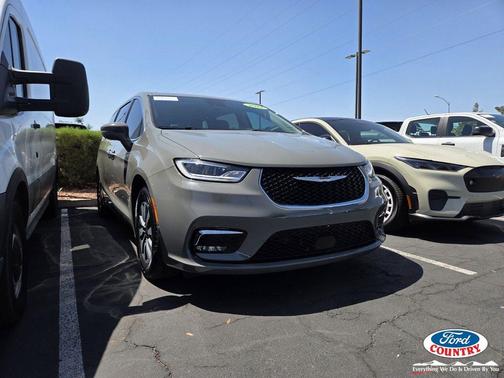 Ceramic Gray Clearcoat 2022 Chrysler Pacifica Hybrid Touring L