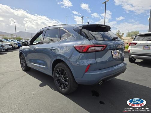 2025 Ford Escape ST-Line Elite